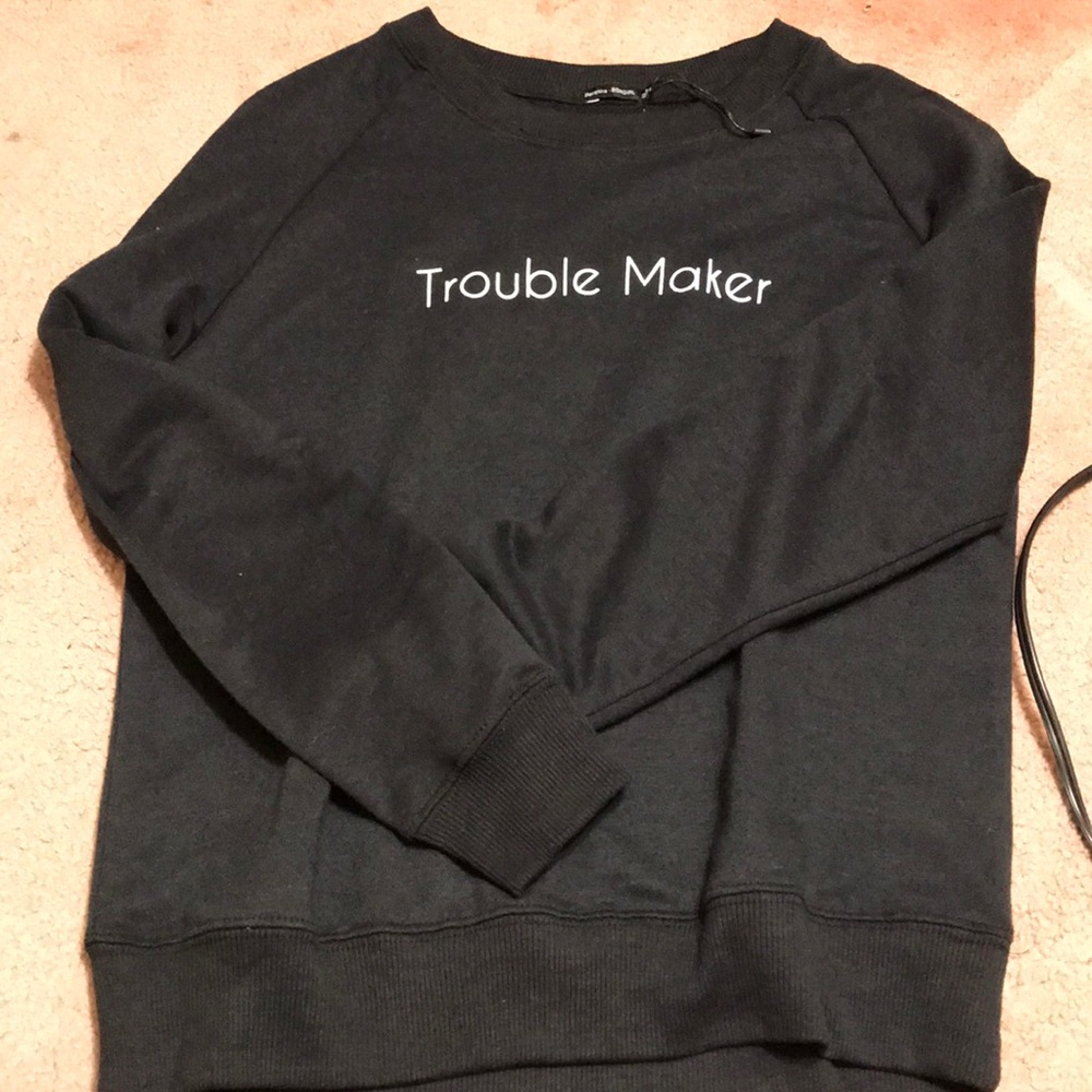 Sweater trouble maker